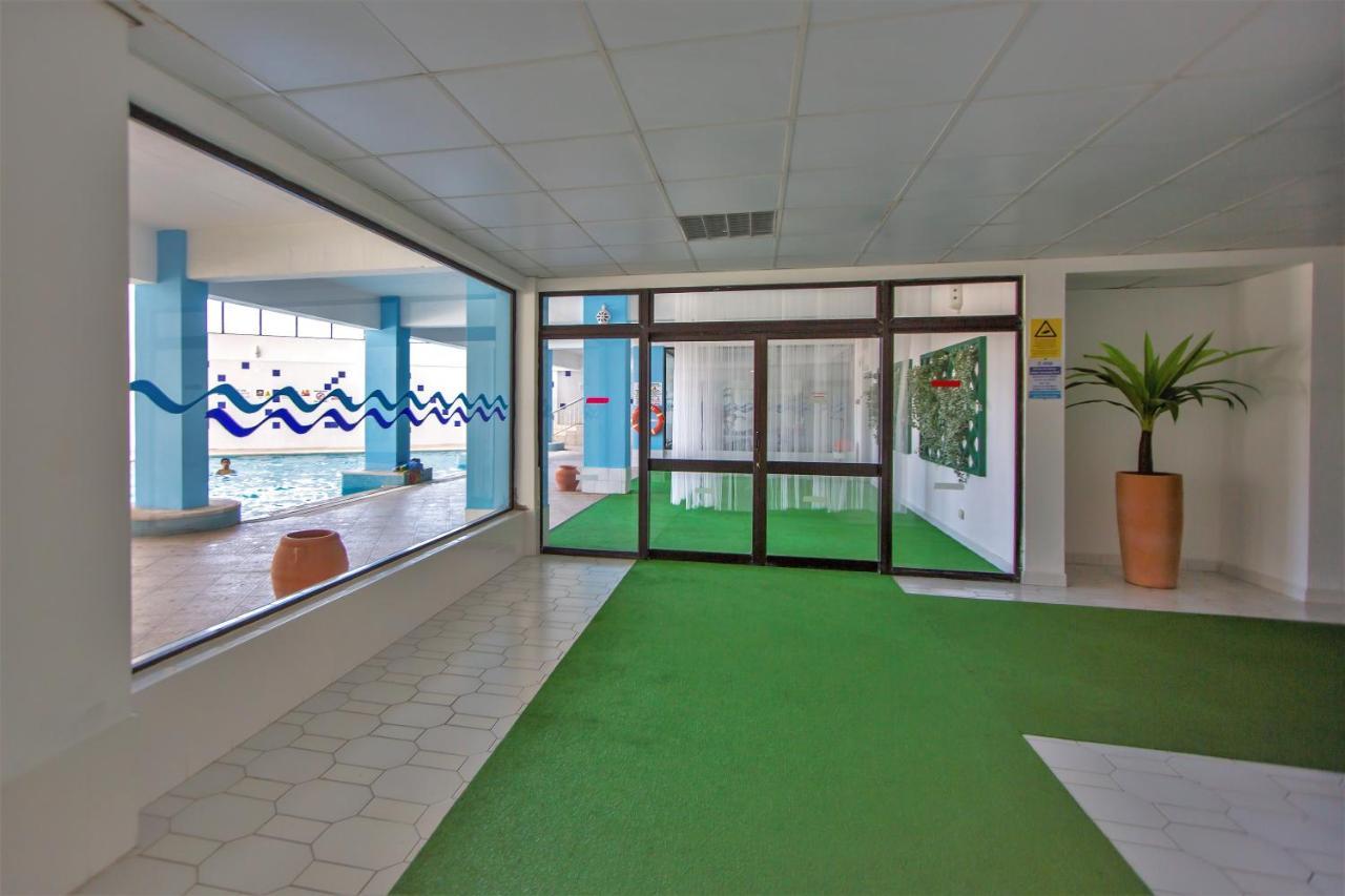 Sea View Apartment - 3 Swimming Pool & Fitness Албуфейра Екстериор снимка