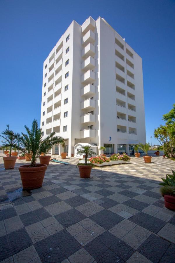 Sea View Apartment - 3 Swimming Pool & Fitness Албуфейра Екстериор снимка