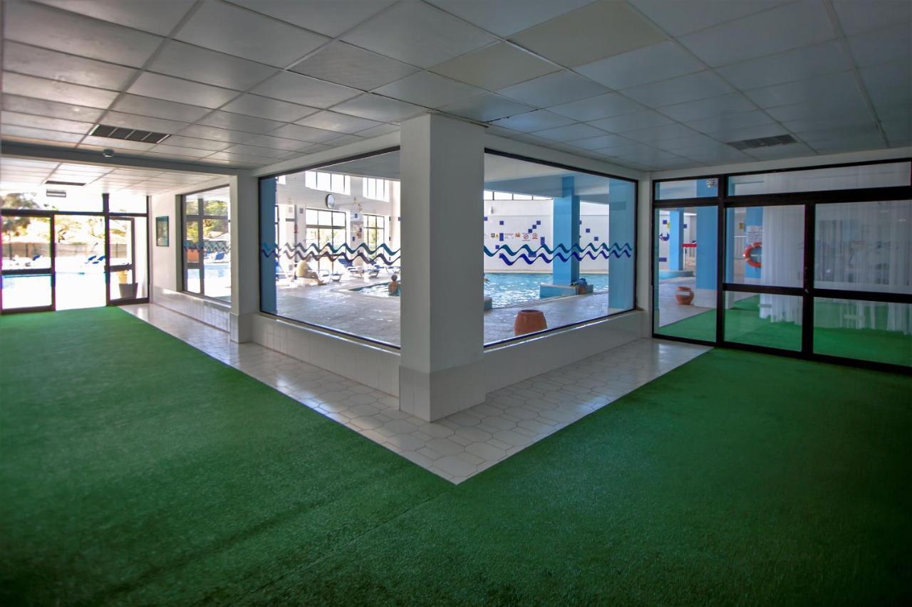 Sea View Apartment - 3 Swimming Pool & Fitness Албуфейра Екстериор снимка
